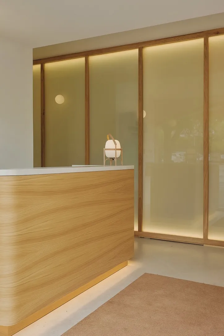 Mostrador de recepción de la clínica dental