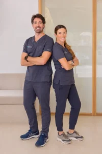 Dr. Germán Ruiz y Dra. Carlota Navarro en la clínica dental de Alaquàs
